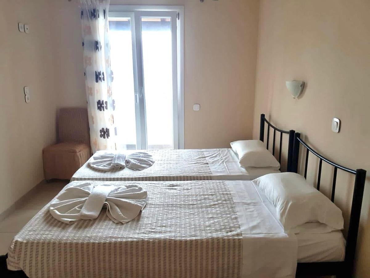 Votsalo Pool Apts Калами Екстериор снимка