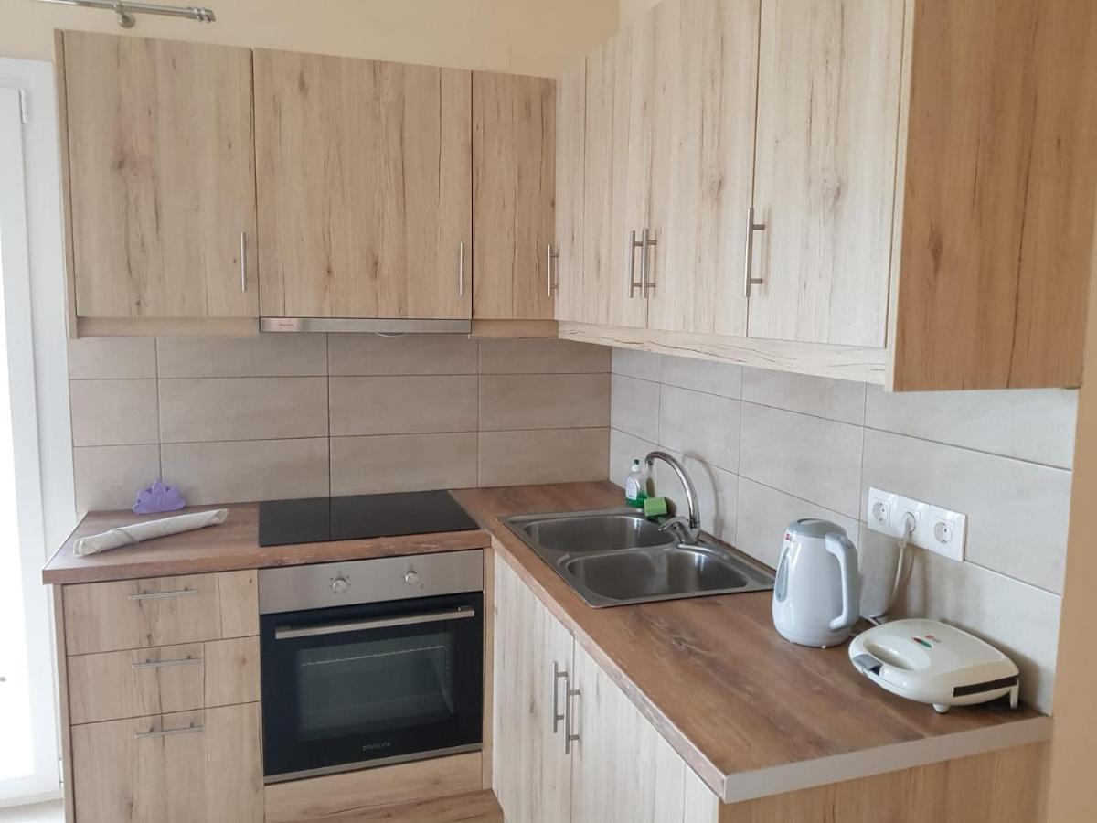 Votsalo Pool Apts Калами Екстериор снимка