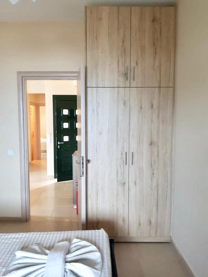 Votsalo Pool Apts Калами Екстериор снимка